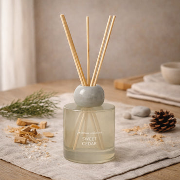 K&Co. Primrose Collection Glass Diffuser - SWEET CEDAR