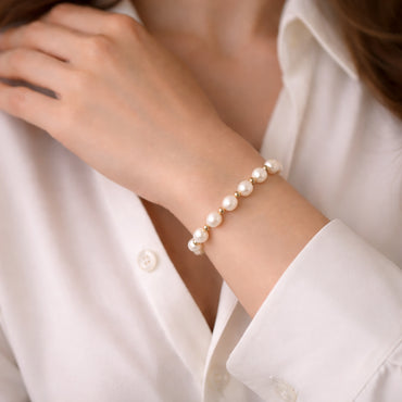 K&Co. Signature Jewellery Chloe Pearl Bracelet - GOLD