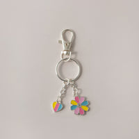 Keychain Enamel Flower/Heart - RAINBOW