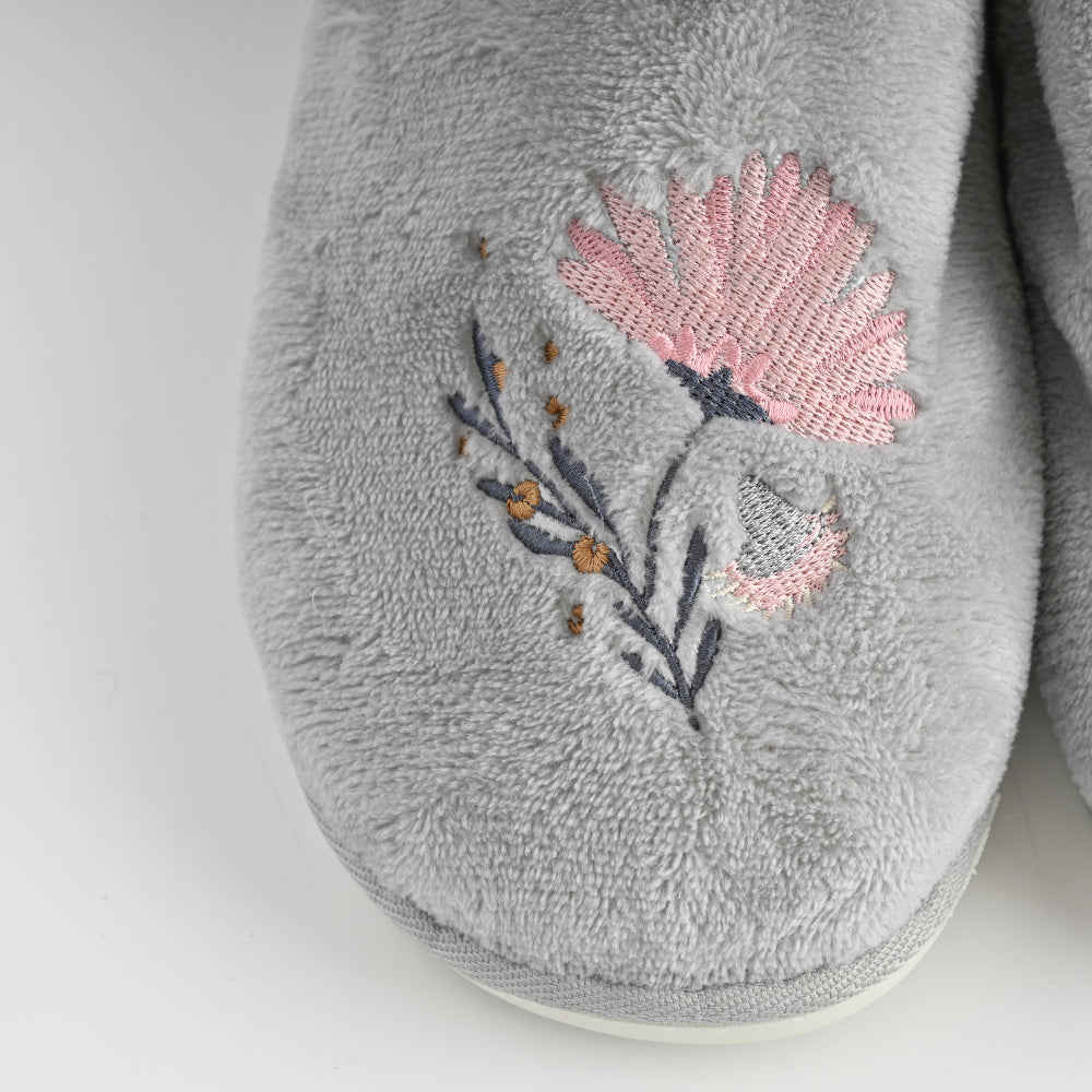 Novelty Slippers Medium - MEADOW