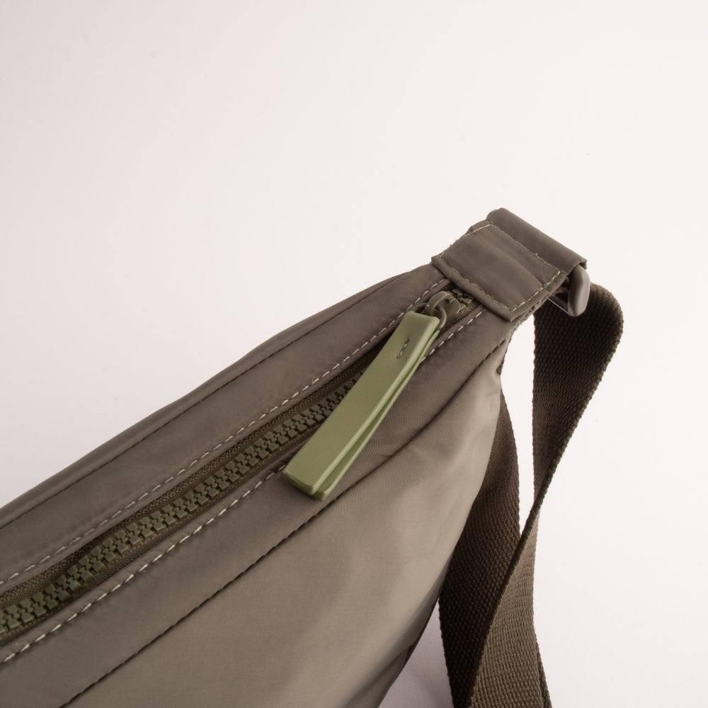 Kaiser Sling Bag - GREEN