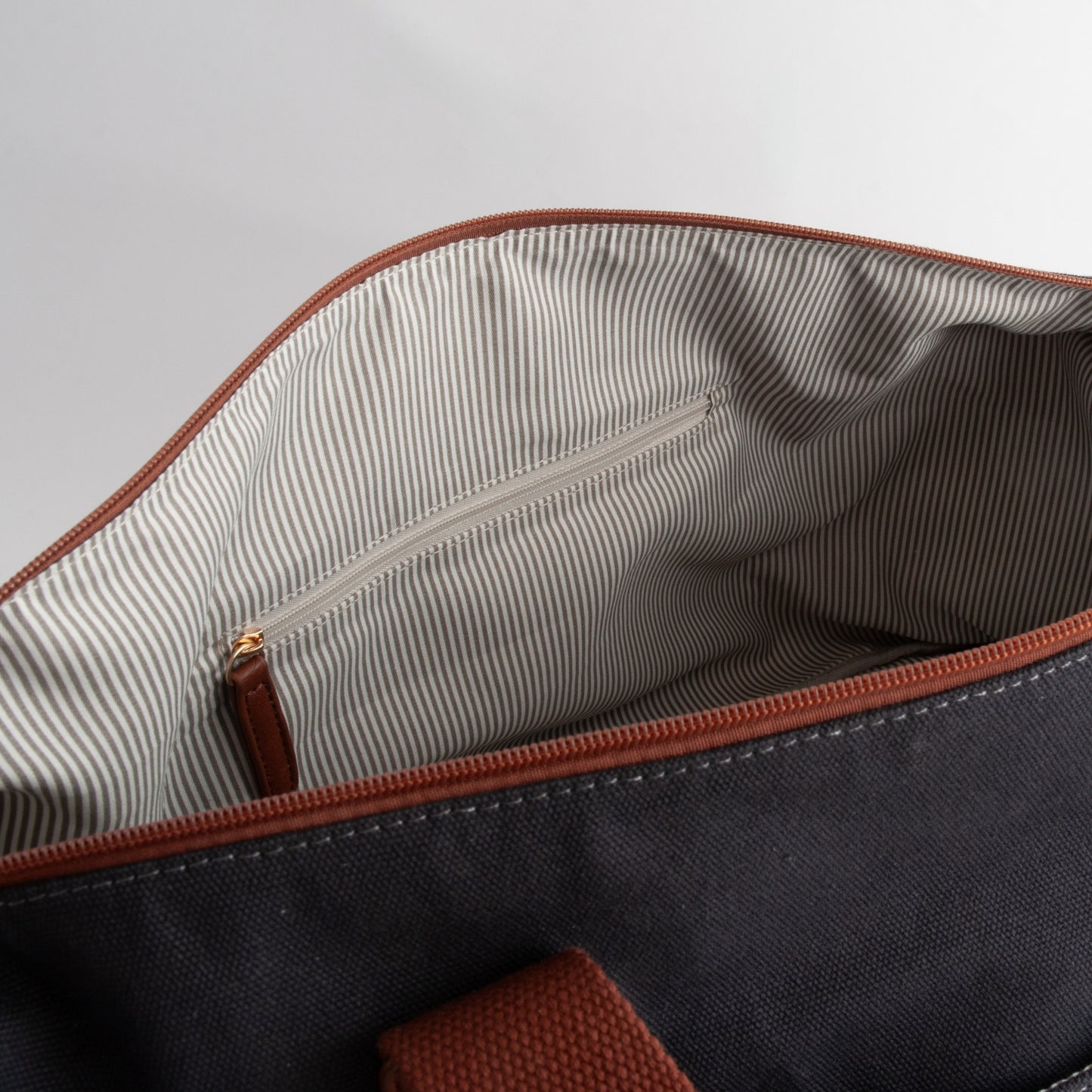 Kaiser Canvas Overnight Travel Bag - NAVY