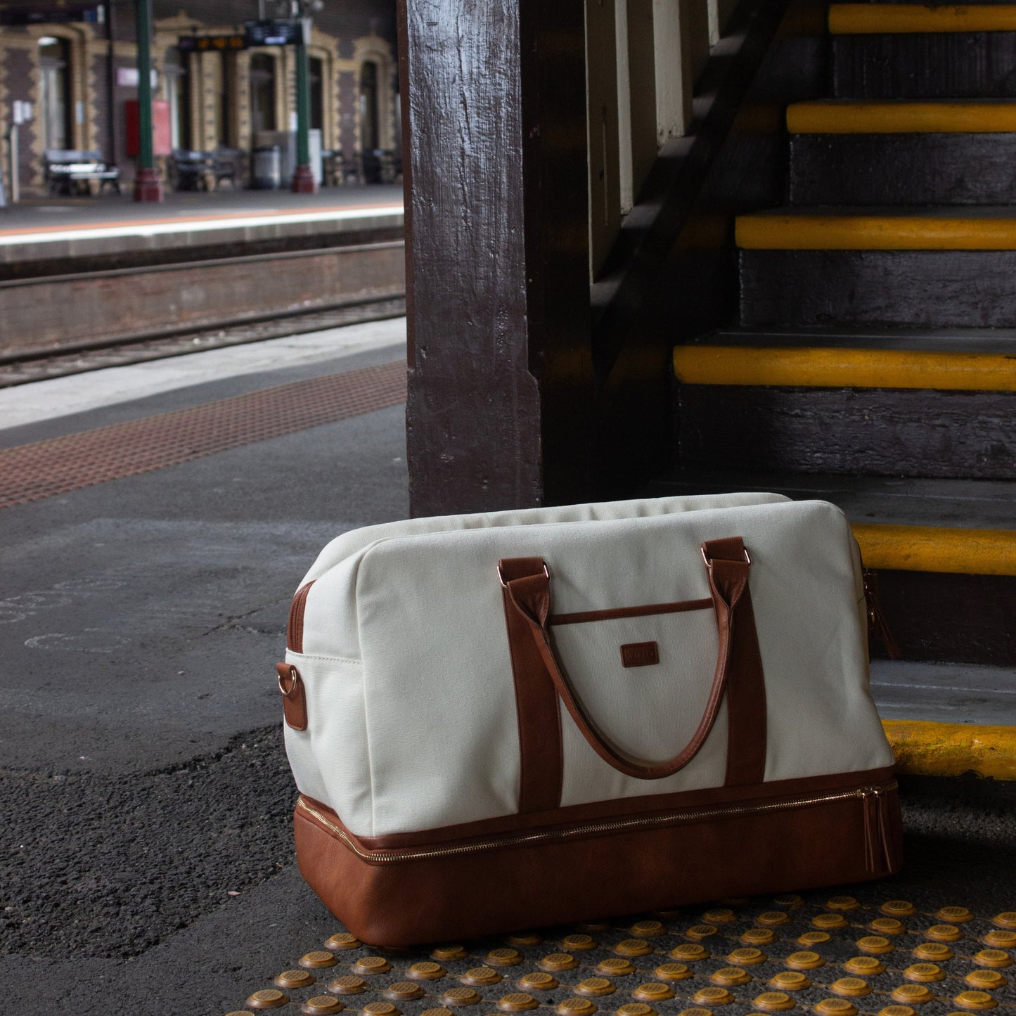 Kaiser Canvas Overnight Bag - CREAM
